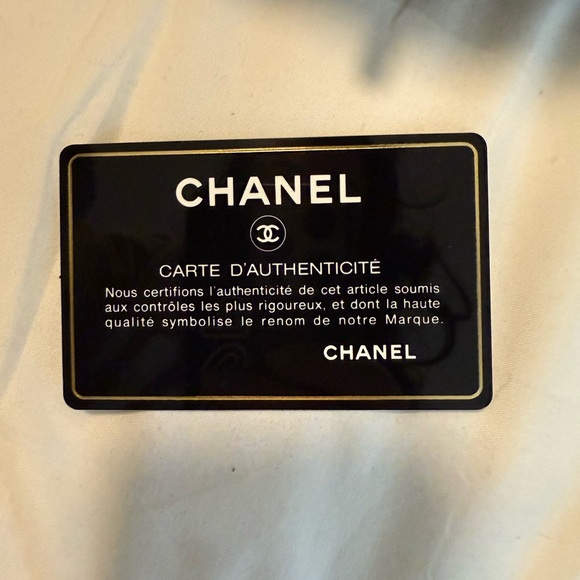 Chanel Classic Flap - Picture 8 of 17